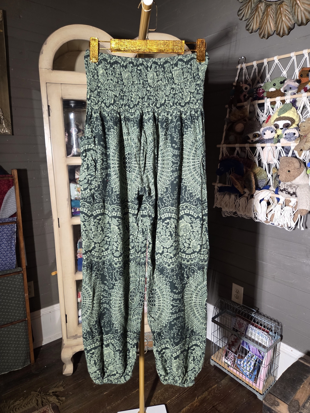 Women’s Smocked Waist Harem Pants - Green Pattern